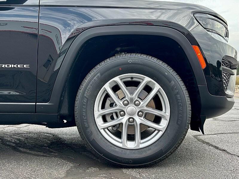 new 2025 Jeep Grand Cherokee car, priced at $45,165