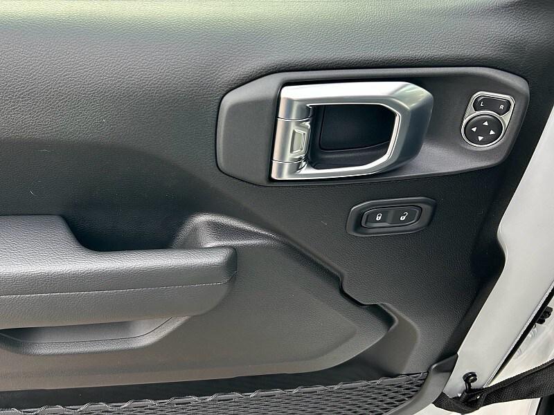 new 2026 Jeep Gladiator car, priced at $53,380