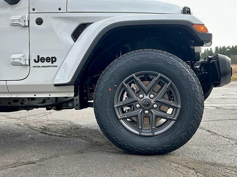 new 2026 Jeep Gladiator car, priced at $53,380