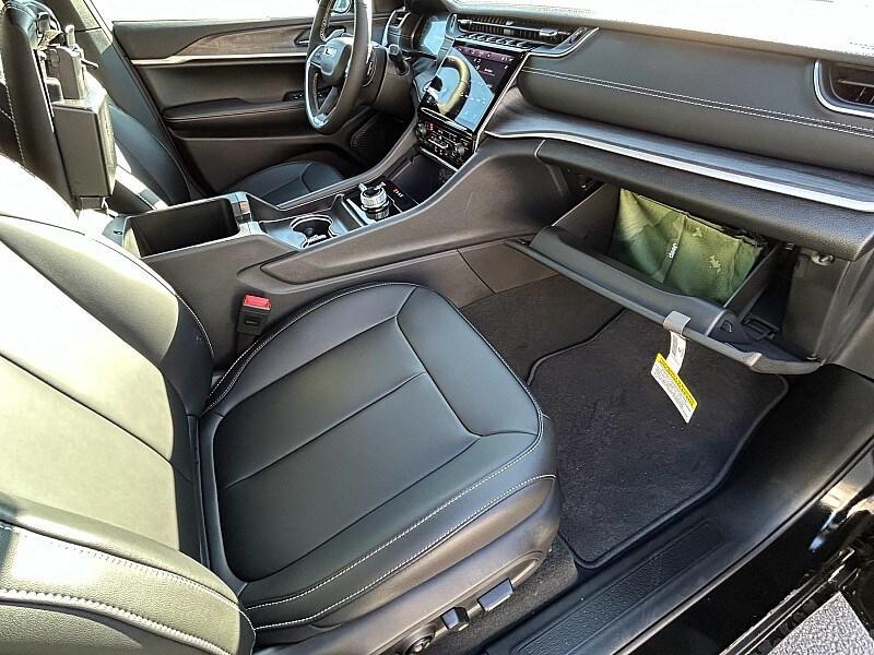 new 2025 Jeep Grand Cherokee car, priced at $51,115