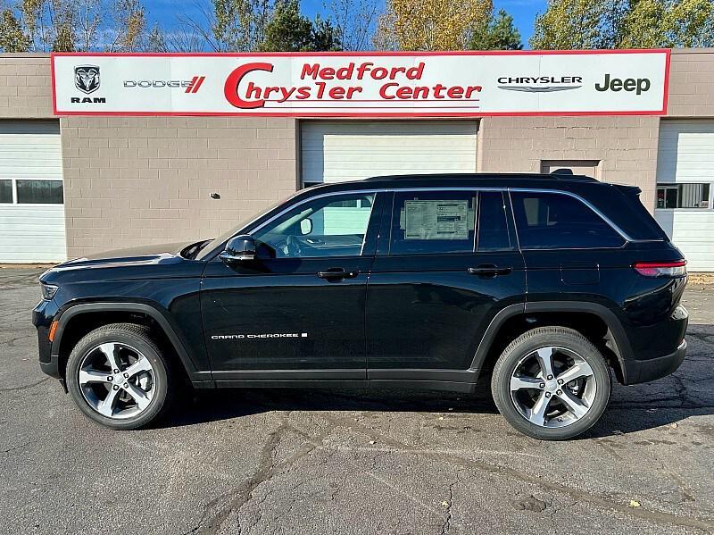 new 2025 Jeep Grand Cherokee car, priced at $51,115