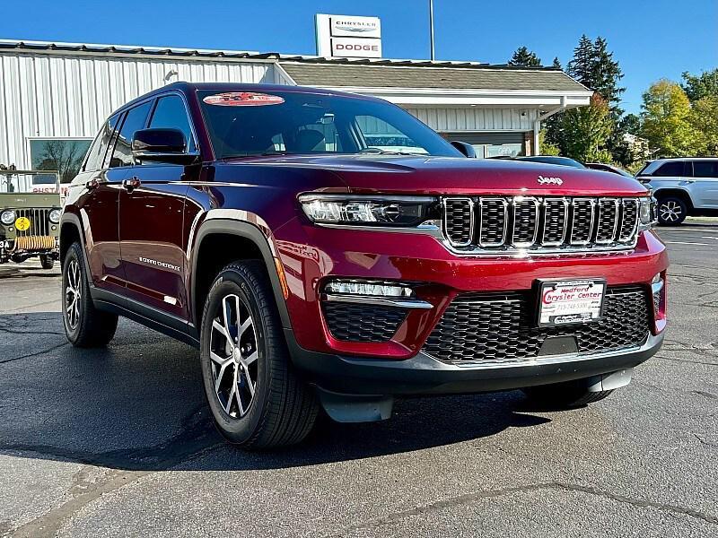 new 2025 Jeep Grand Cherokee car, priced at $48,490
