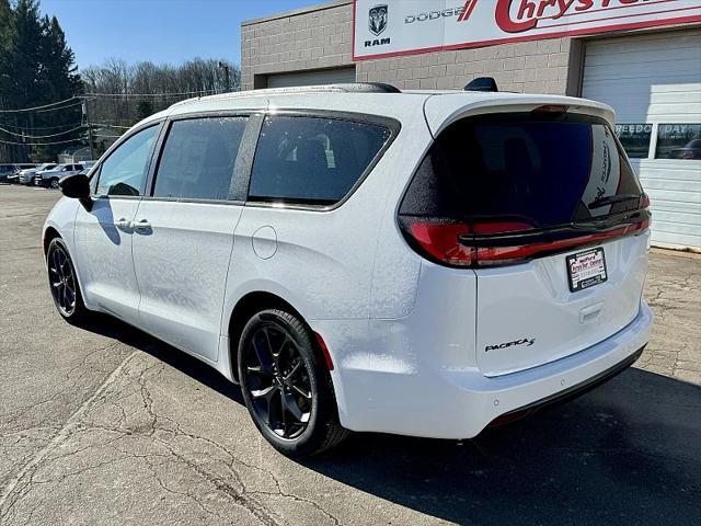 new 2024 Chrysler Pacifica car, priced at $42,298