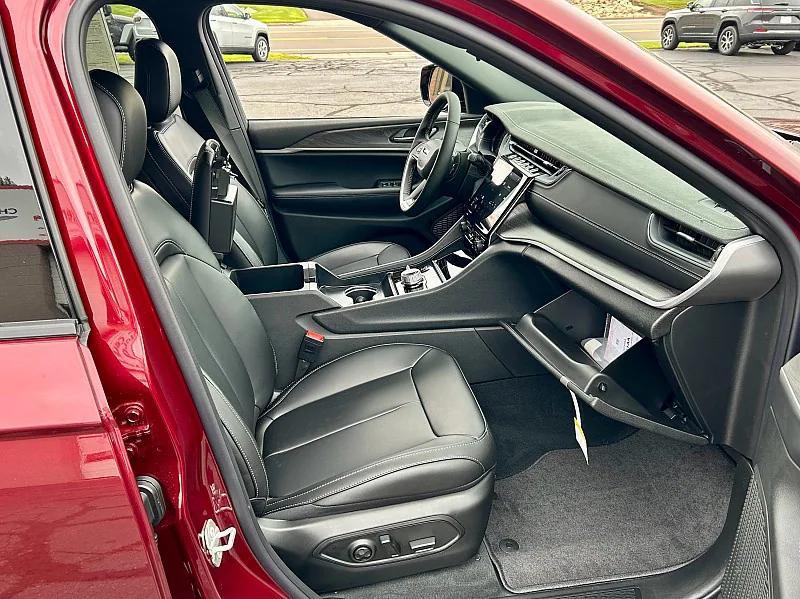 new 2025 Jeep Grand Cherokee L car, priced at $49,550