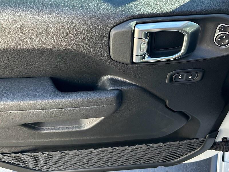 new 2026 Jeep Wrangler car, priced at $51,015