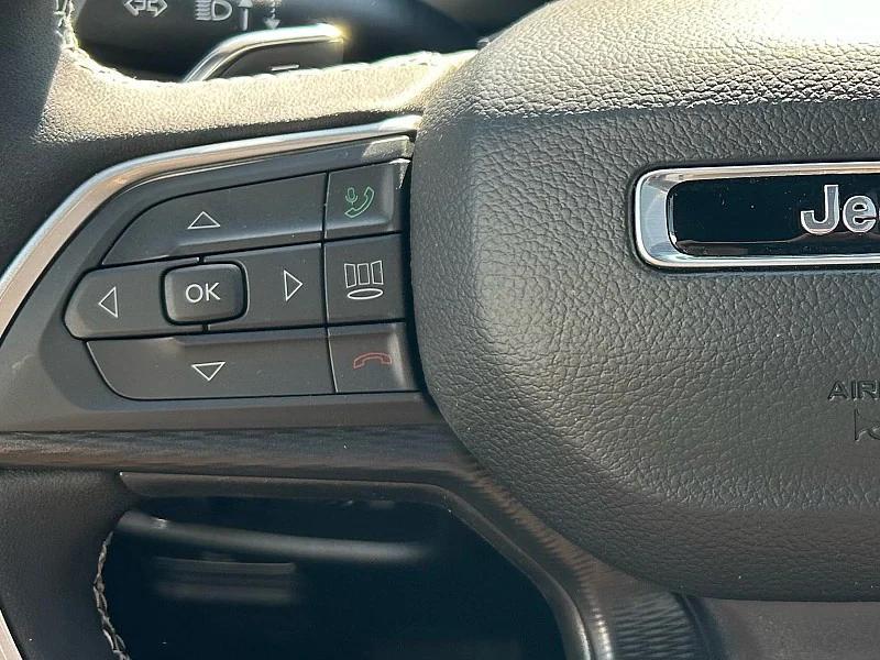 new 2025 Jeep Grand Cherokee car, priced at $43,575
