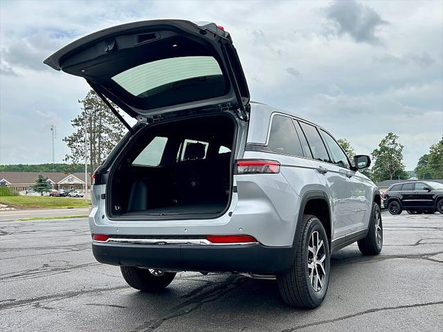 new 2025 Jeep Grand Cherokee car, priced at $47,240