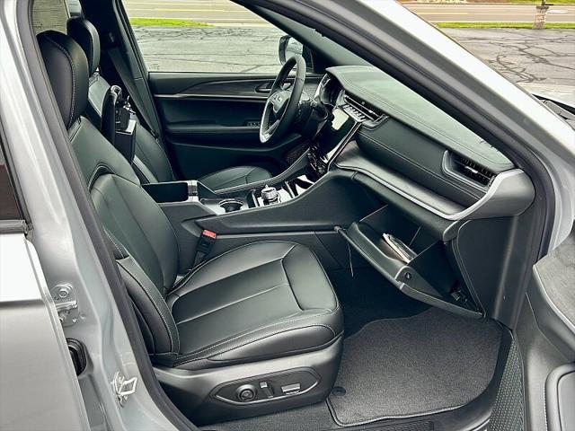 new 2025 Jeep Grand Cherokee car, priced at $47,240