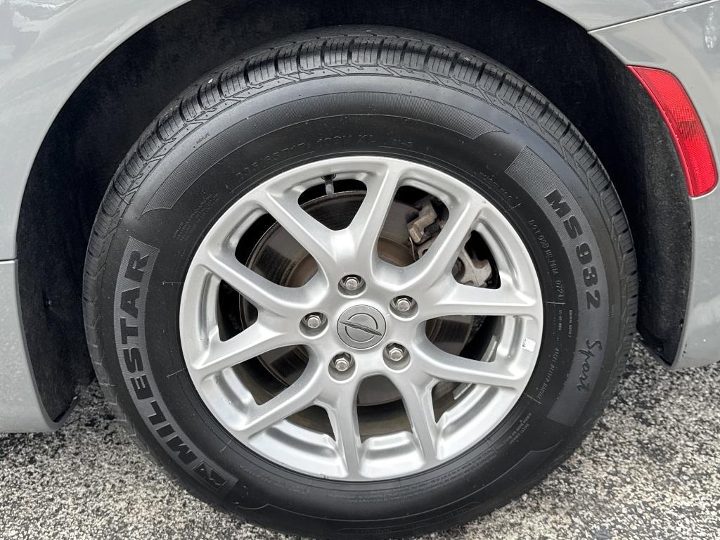 used 2022 Chrysler Pacifica car, priced at $23,565