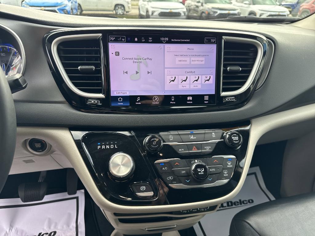 used 2022 Chrysler Pacifica car, priced at $23,565