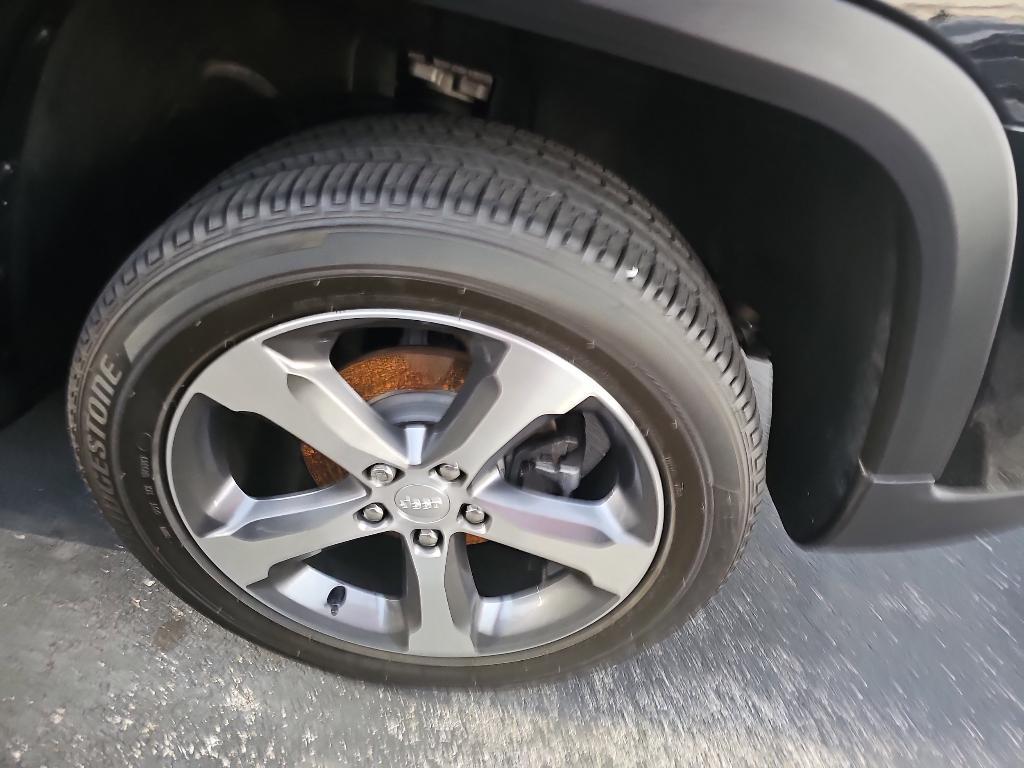 used 2024 Jeep Grand Cherokee car, priced at $38,780