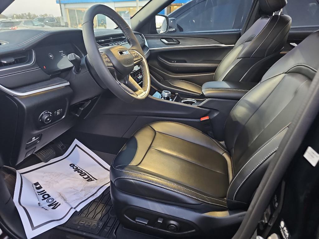 used 2024 Jeep Grand Cherokee car, priced at $38,780