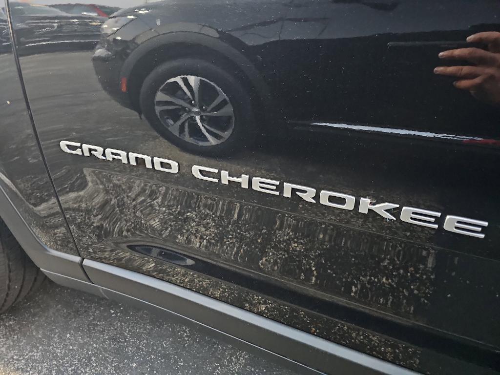 used 2024 Jeep Grand Cherokee car, priced at $38,780