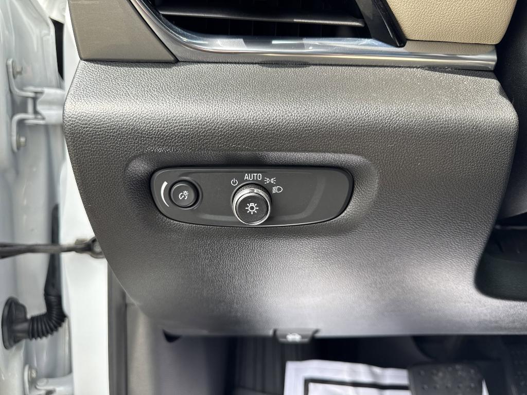 used 2023 Chevrolet Traverse car, priced at $34,250