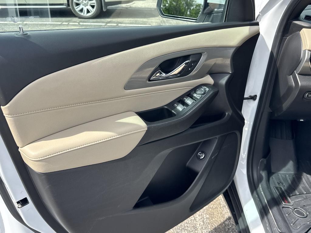 used 2023 Chevrolet Traverse car, priced at $34,250