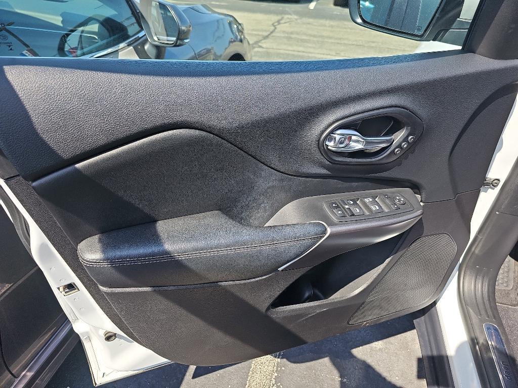 used 2021 Jeep Cherokee car, priced at $20,545