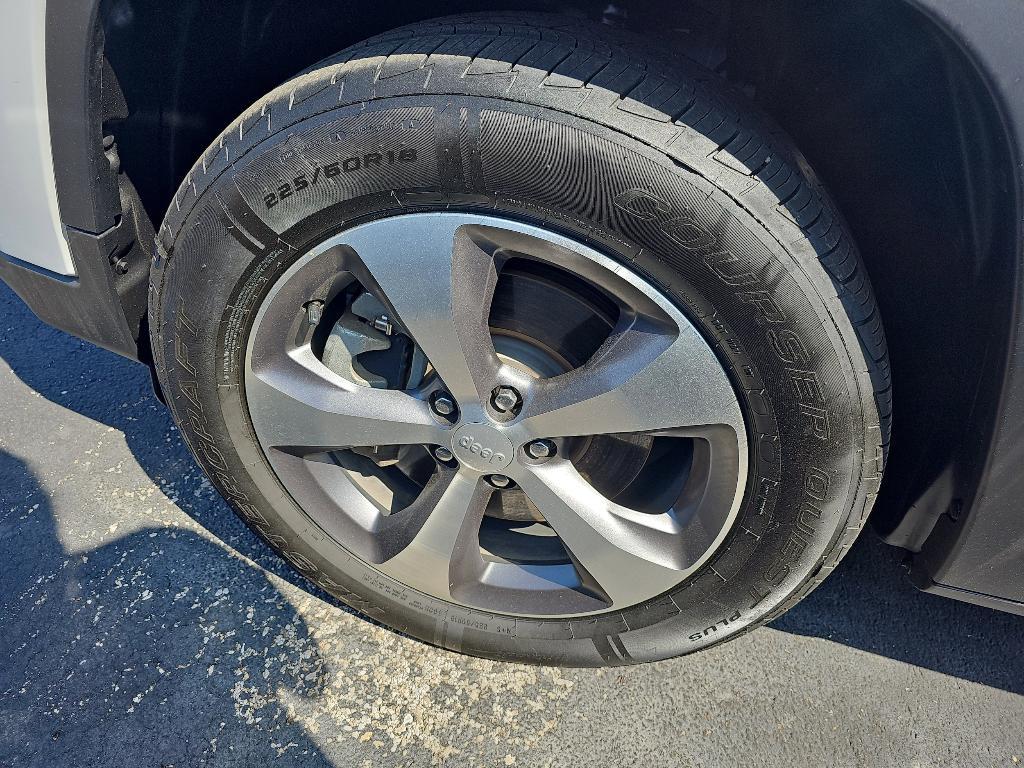 used 2021 Jeep Cherokee car, priced at $20,545