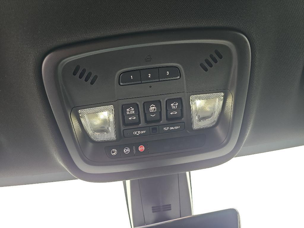 used 2022 Chevrolet Traverse car, priced at $36,985