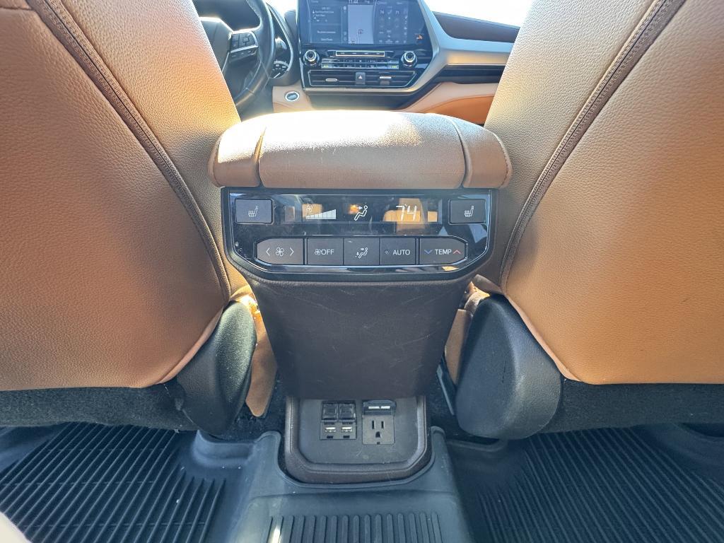 used 2021 Toyota Highlander car, priced at $37,190