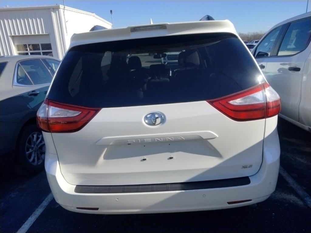 used 2018 Toyota Sienna car