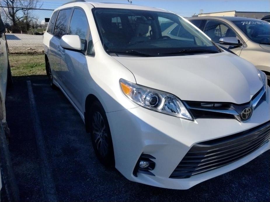 used 2018 Toyota Sienna car