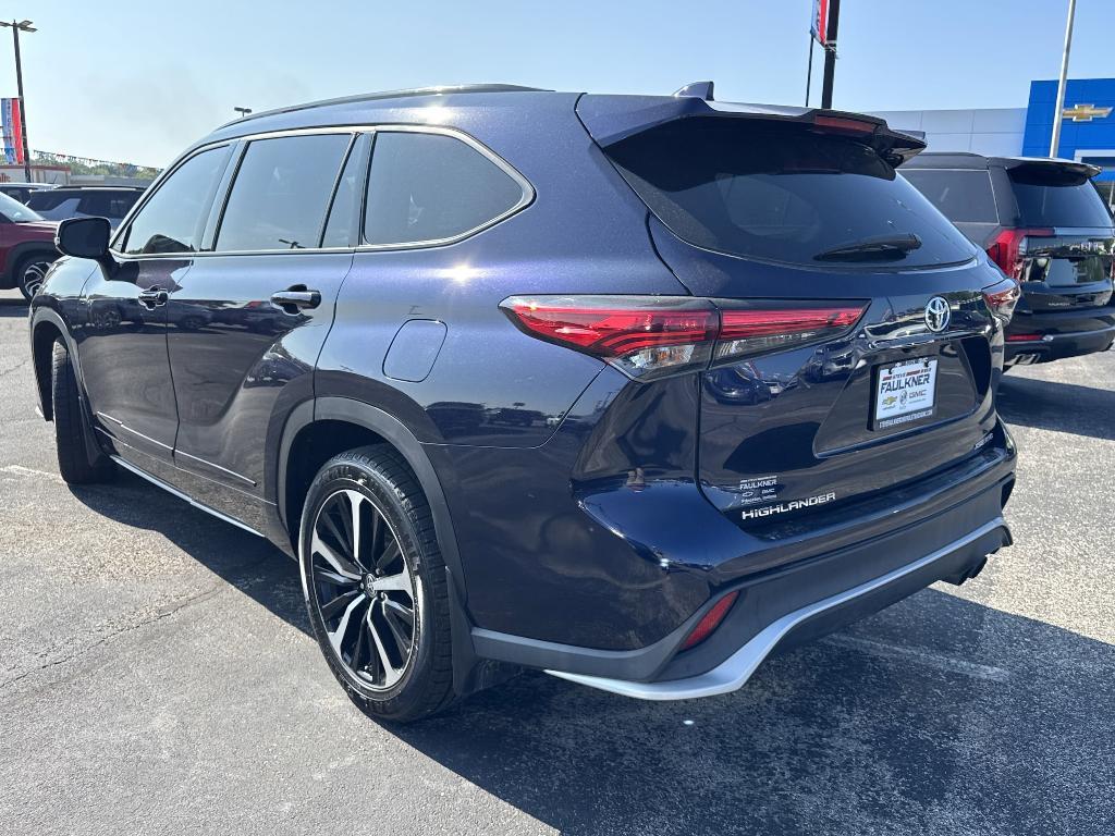 used 2021 Toyota Highlander car, priced at $34,645