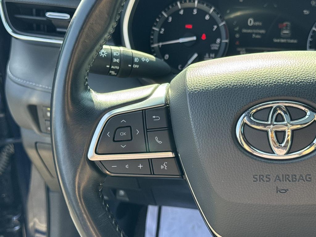 used 2021 Toyota Highlander car, priced at $34,645