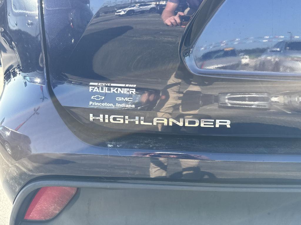 used 2021 Toyota Highlander car, priced at $34,645