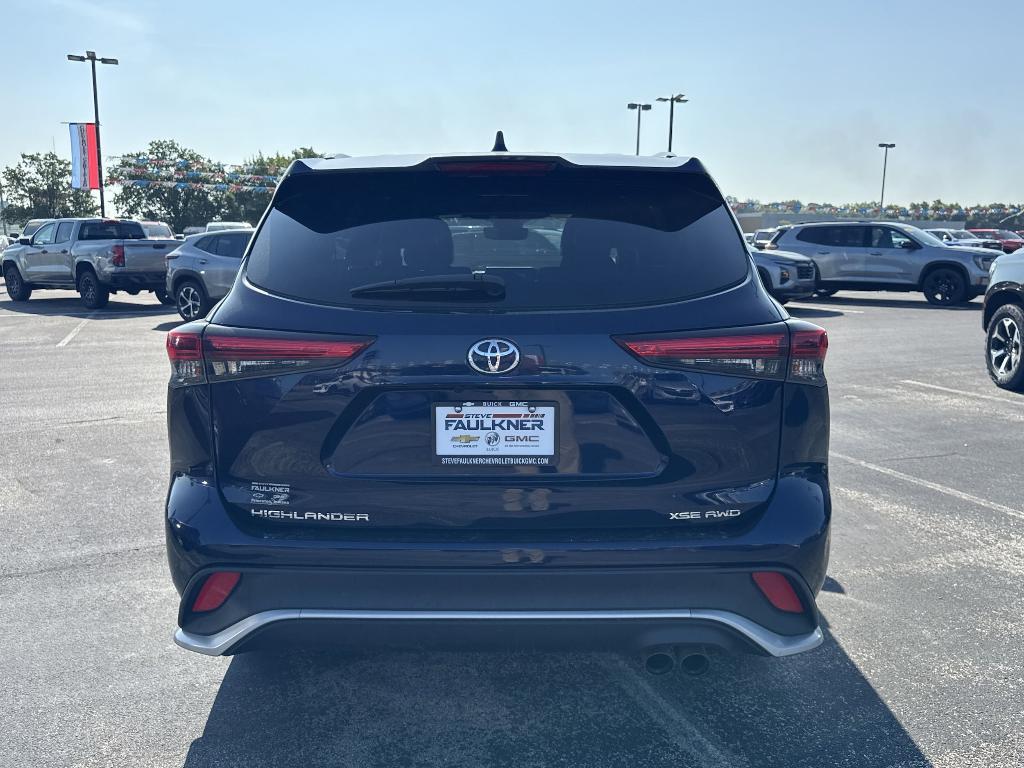 used 2021 Toyota Highlander car, priced at $34,645