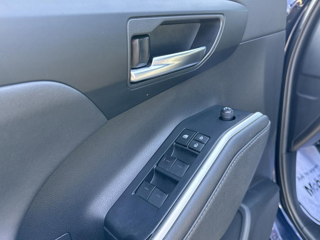 used 2021 Toyota Highlander car, priced at $34,645