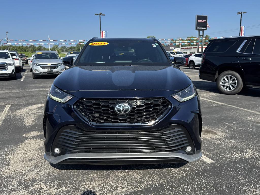 used 2021 Toyota Highlander car, priced at $34,645