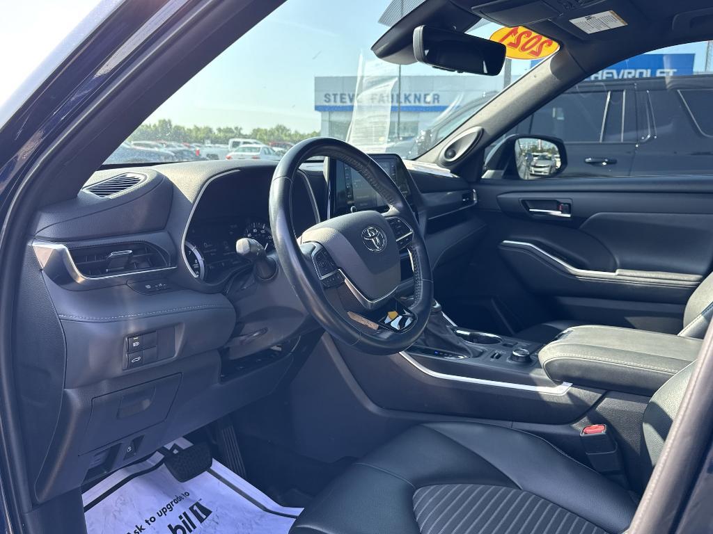 used 2021 Toyota Highlander car, priced at $34,645