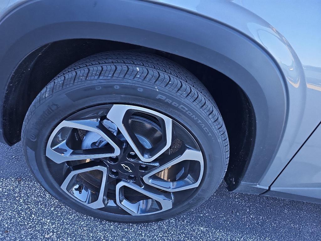 used 2025 Chevrolet Trax car, priced at $26,450