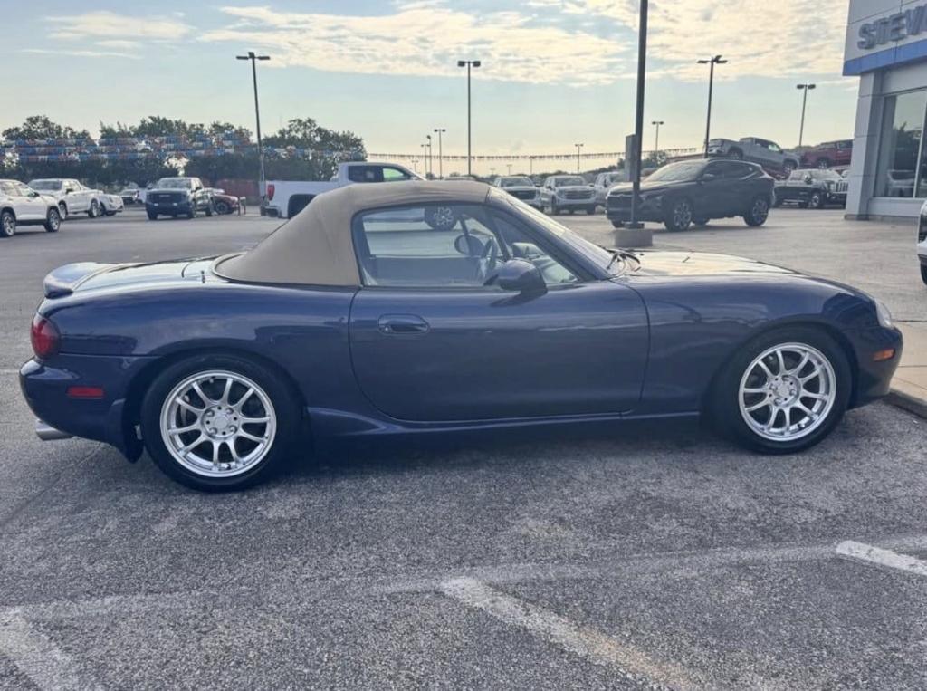 used 2001 Mazda MX-5 Miata car