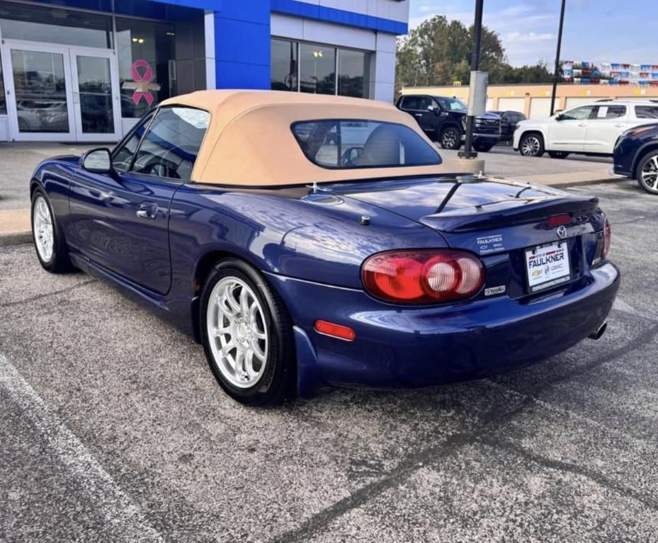 used 2001 Mazda MX-5 Miata car