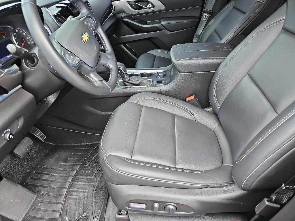 used 2023 Chevrolet Traverse car, priced at $33,520