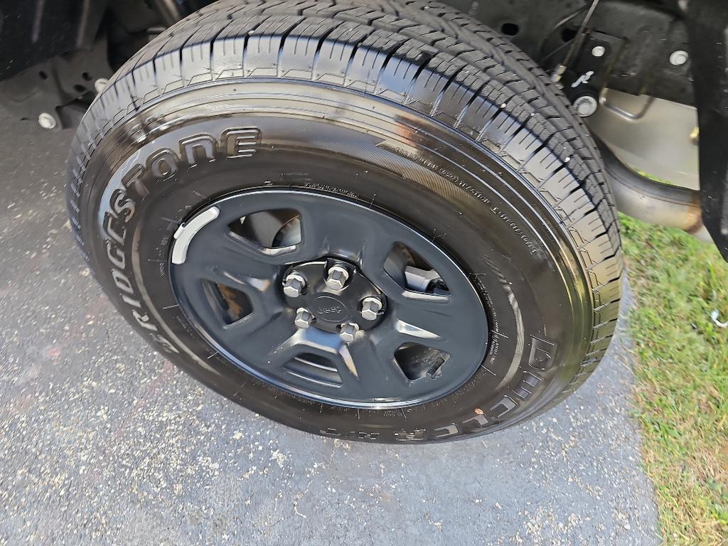 used 2024 Jeep Gladiator car, priced at $38,850