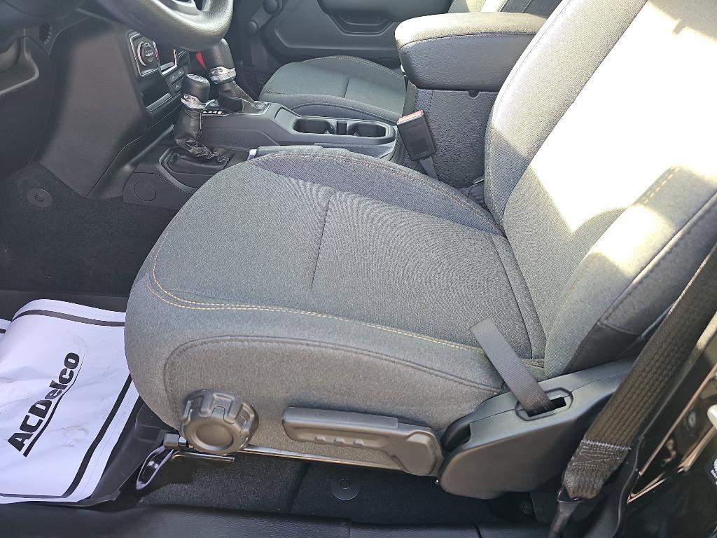 used 2024 Jeep Gladiator car, priced at $38,850