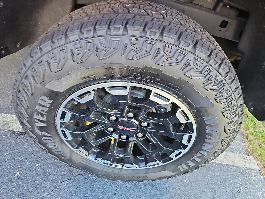 used 2024 GMC Canyon car, priced at $44,530