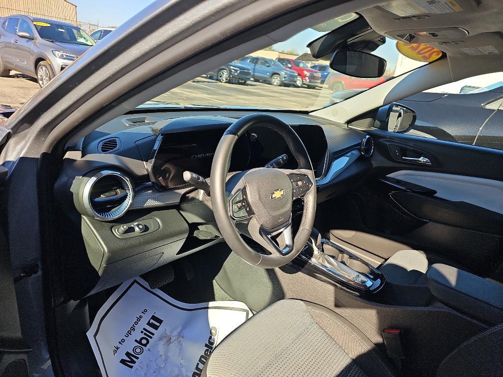 used 2025 Chevrolet Trax car, priced at $23,185