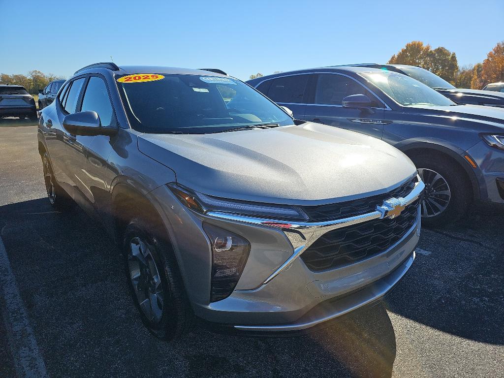 used 2025 Chevrolet Trax car, priced at $23,185