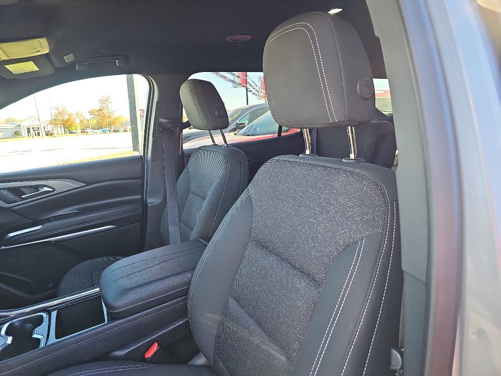 used 2025 Chevrolet Traverse car, priced at $37,275