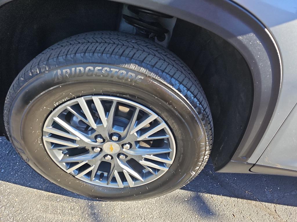 used 2025 Chevrolet Traverse car, priced at $37,275