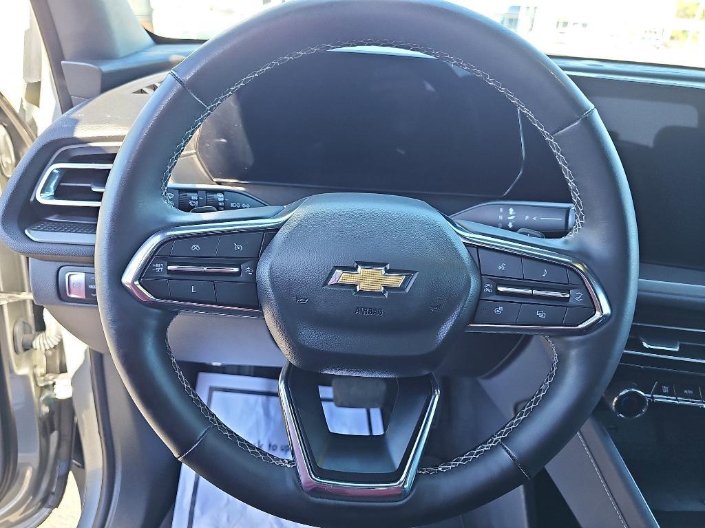 used 2025 Chevrolet Traverse car, priced at $37,275