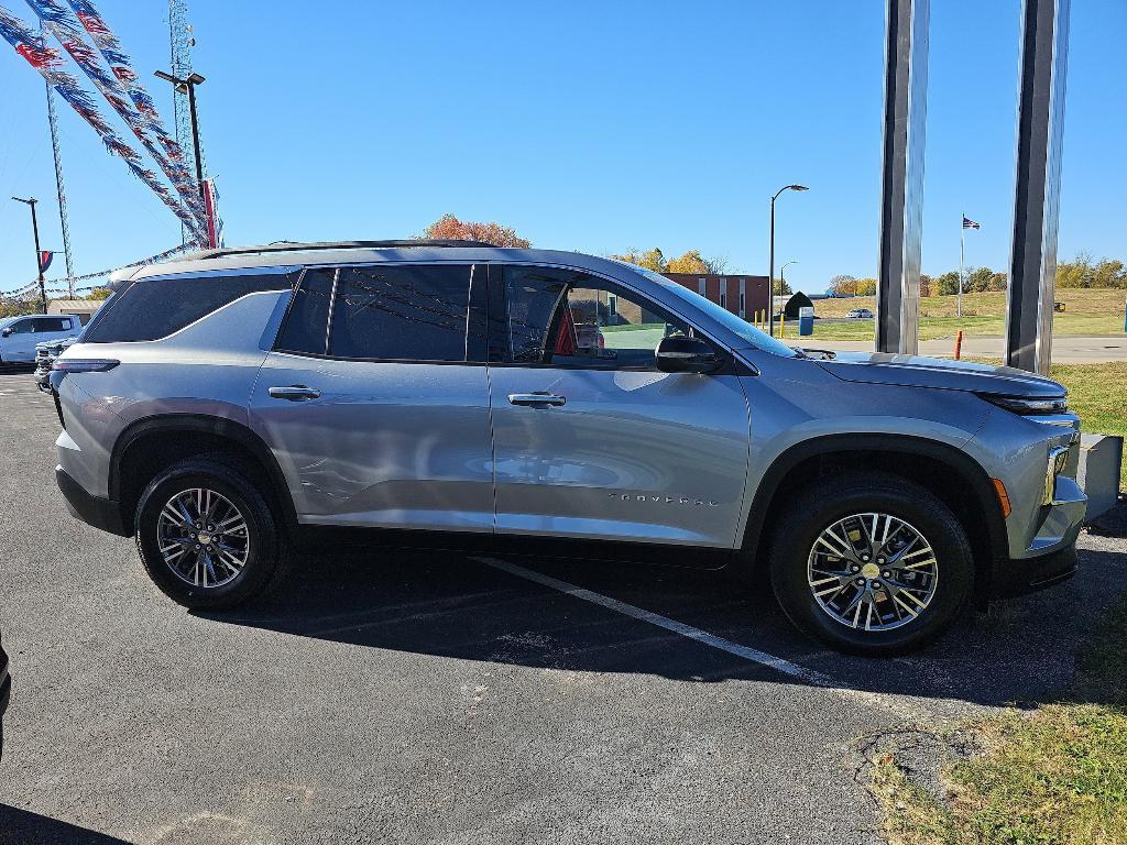 used 2025 Chevrolet Traverse car, priced at $37,275