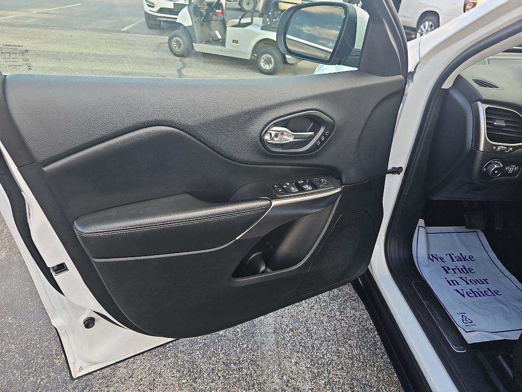 used 2019 Jeep Cherokee car, priced at $15,240