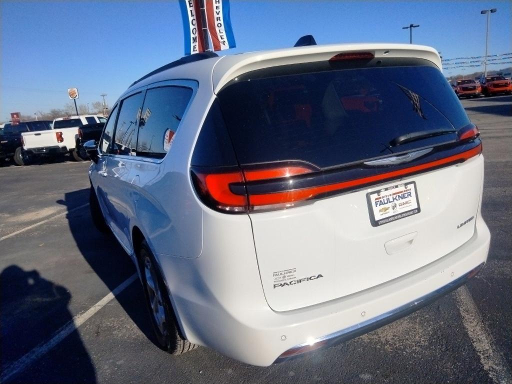 used 2023 Chrysler Pacifica car