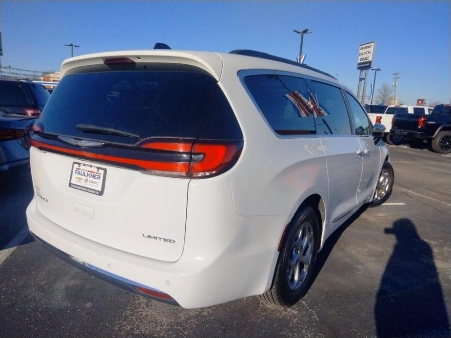 used 2023 Chrysler Pacifica car