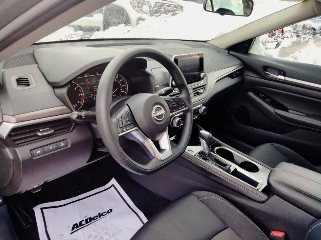 used 2023 Nissan Altima car