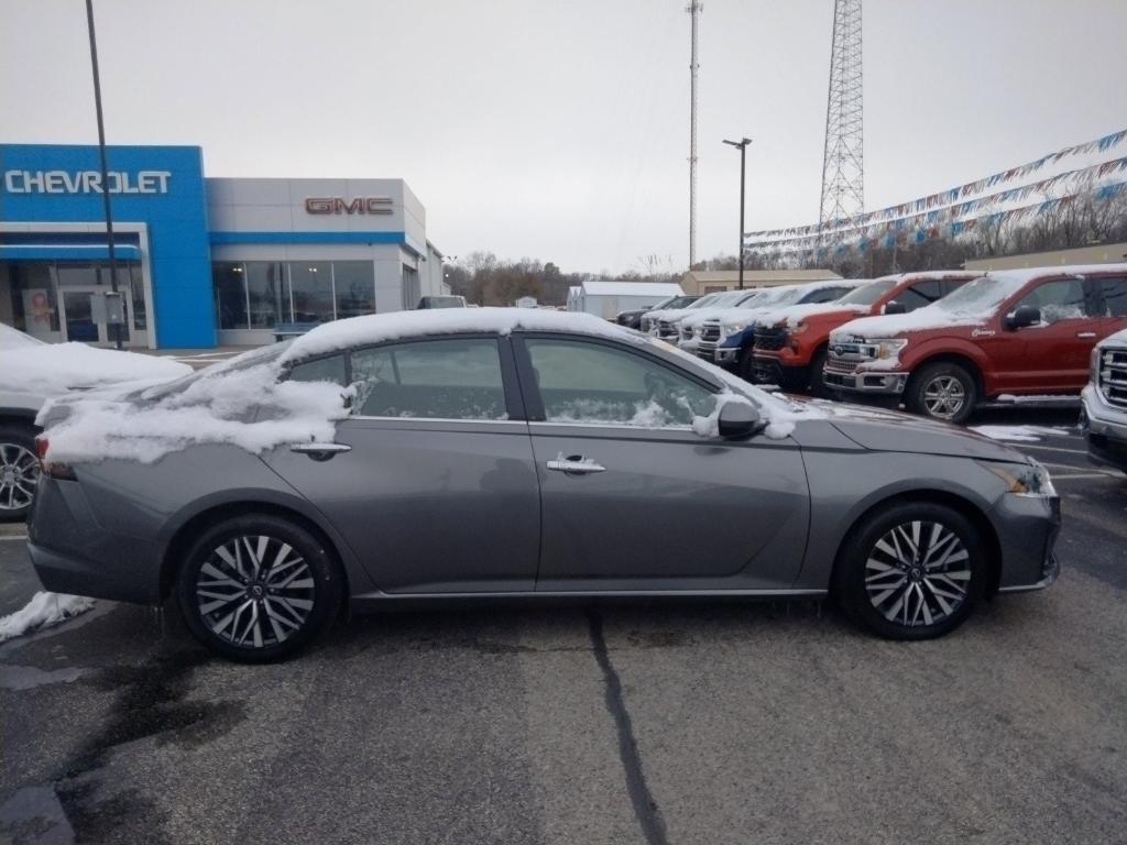 used 2023 Nissan Altima car